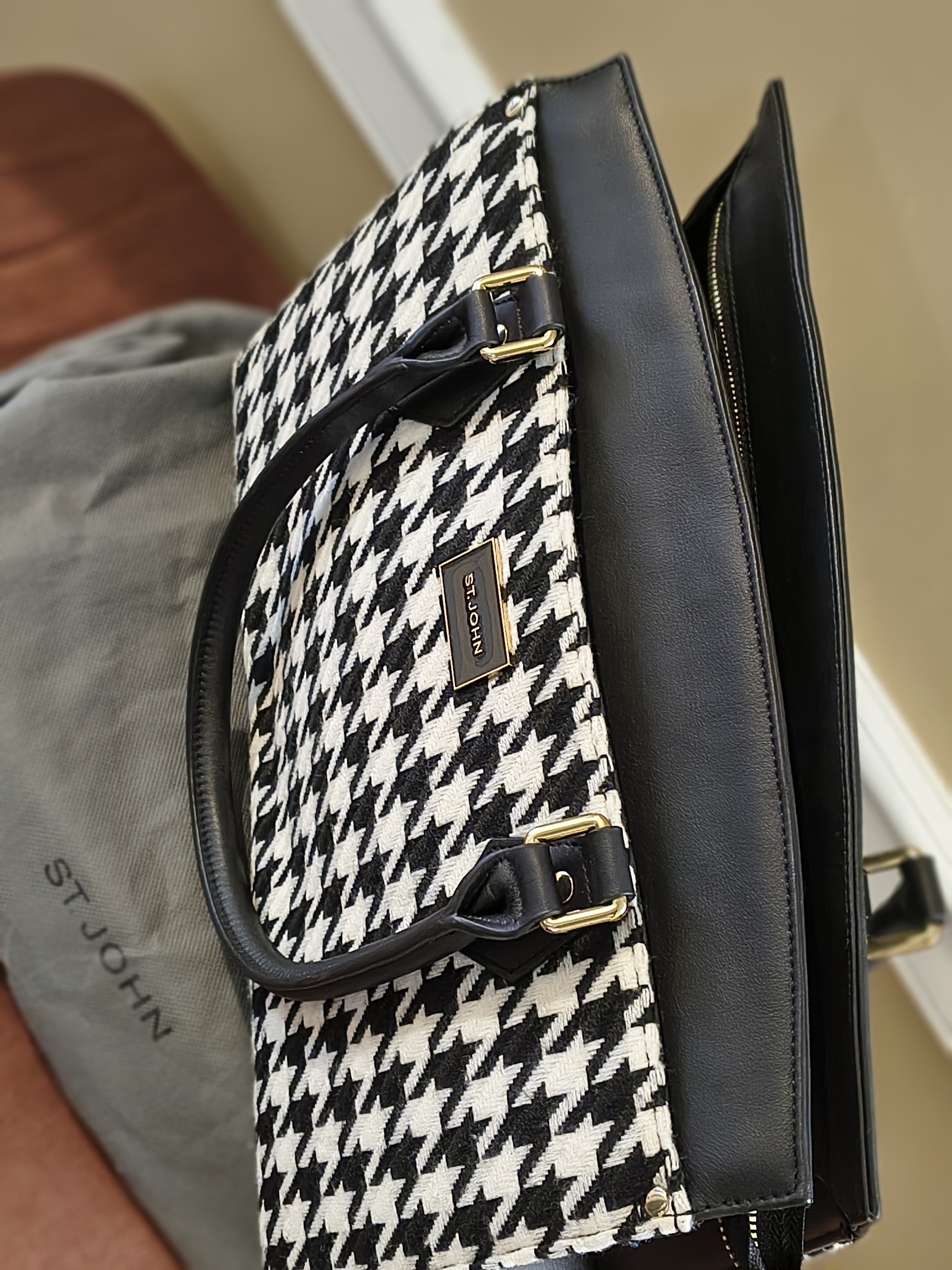 St. John Houndstooth Top-Handle Bag In Black & White
